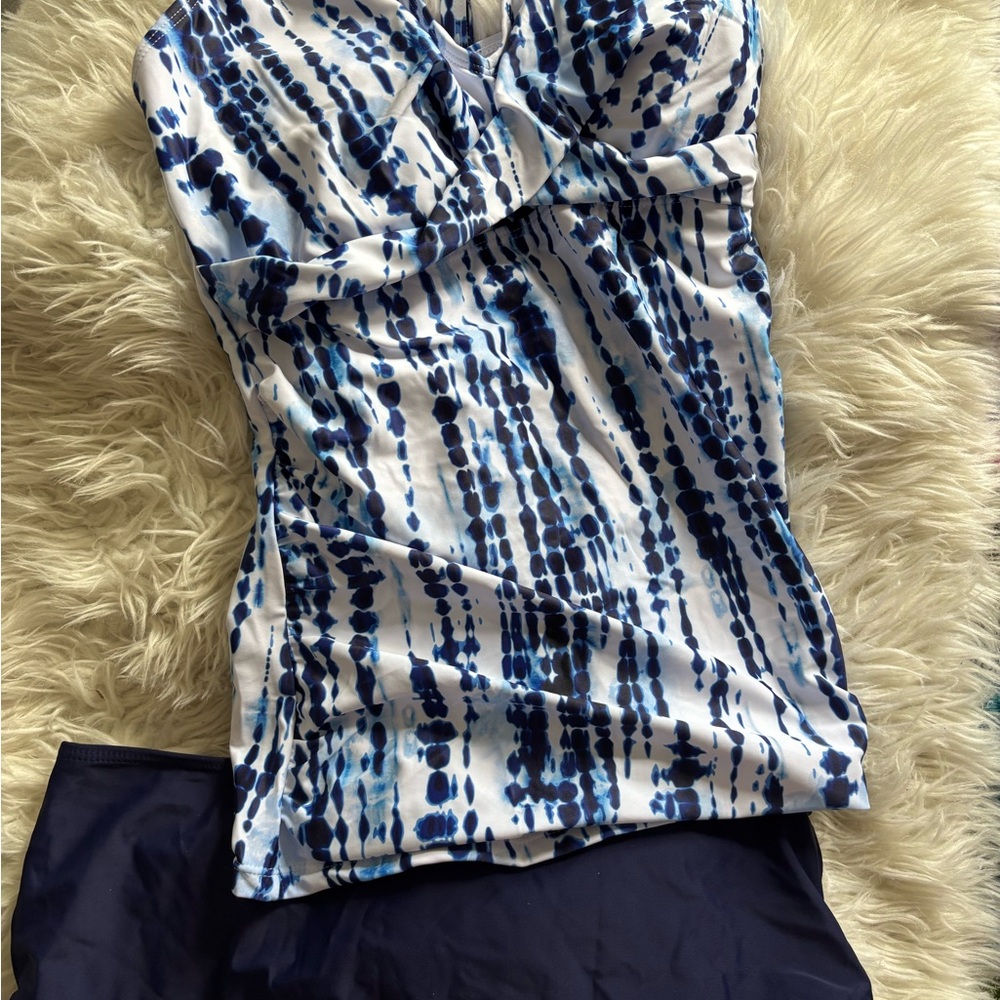 Yonique NWT tankini set size XXL cute and flattering!